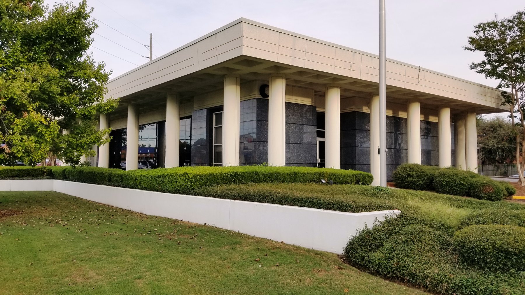 Image for Montgomery, AL: 4,000±SF Former Bank Branch at 6900 Vaughn Road, Montgomery, AL 36116 (Montgomery County) 