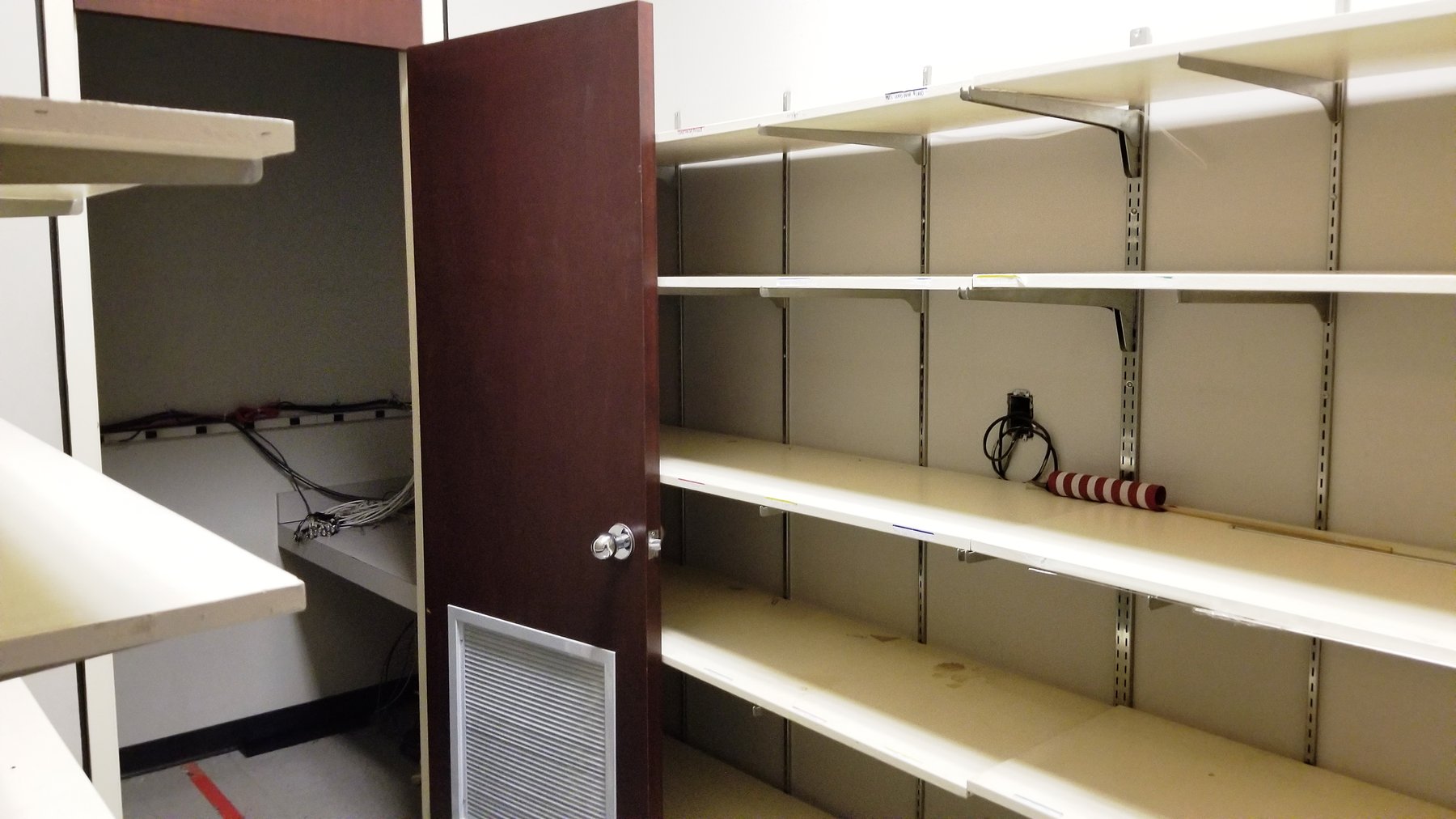 Image for Montgomery, AL: 4,000±SF Former Bank Branch at 6900 Vaughn Road, Montgomery, AL 36116 (Montgomery County) 