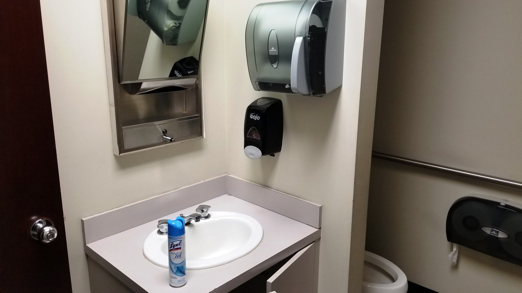 Image for Montgomery, AL: 4,000±SF Former Bank Branch at 6900 Vaughn Road, Montgomery, AL 36116 (Montgomery County) 