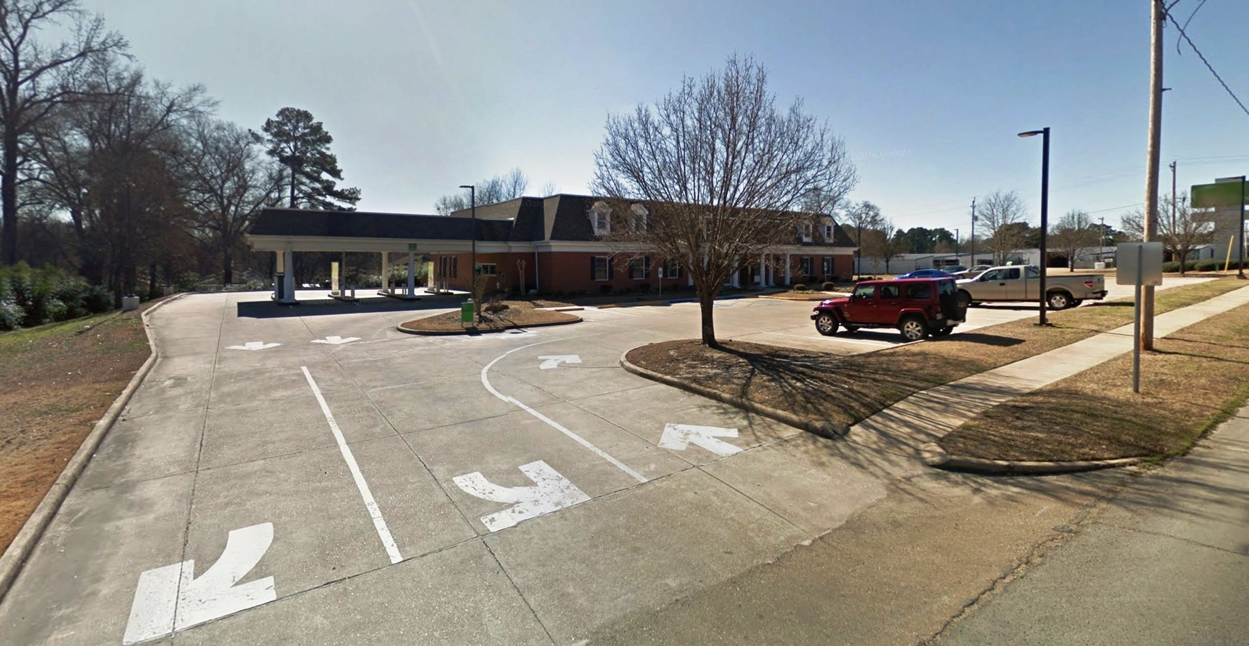 Image for Fordyce, AR: 9,910±SF Former Bank Branch at 611 West 4th Street, Fordyce, AR 71742 (Dallas County)