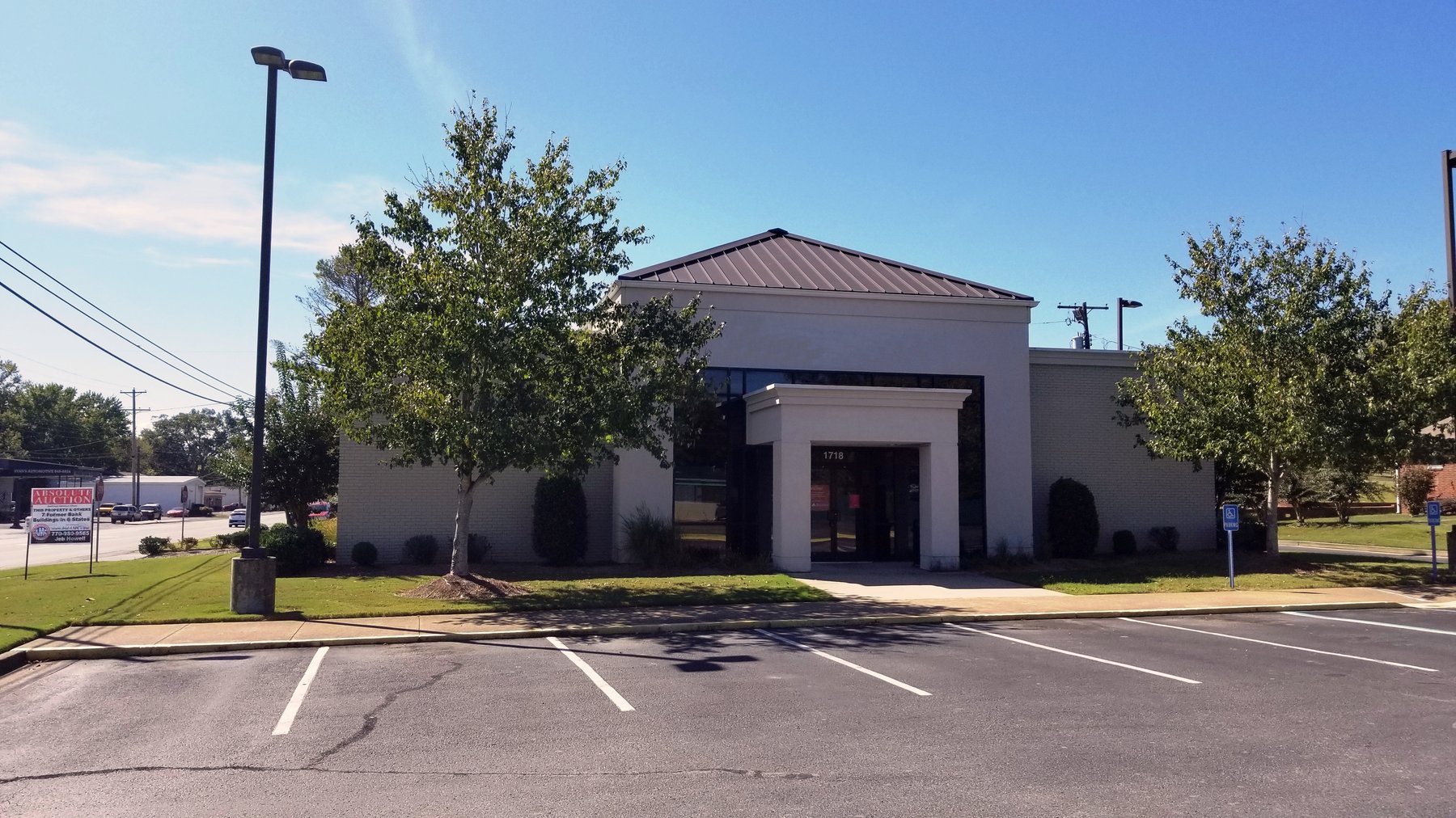 Image for Fort Payne, AL: 3,356±SF Former Bank Branch at 1718 Gault Avenue N., Fort Payne, AL 35967 (DeKalb County) 