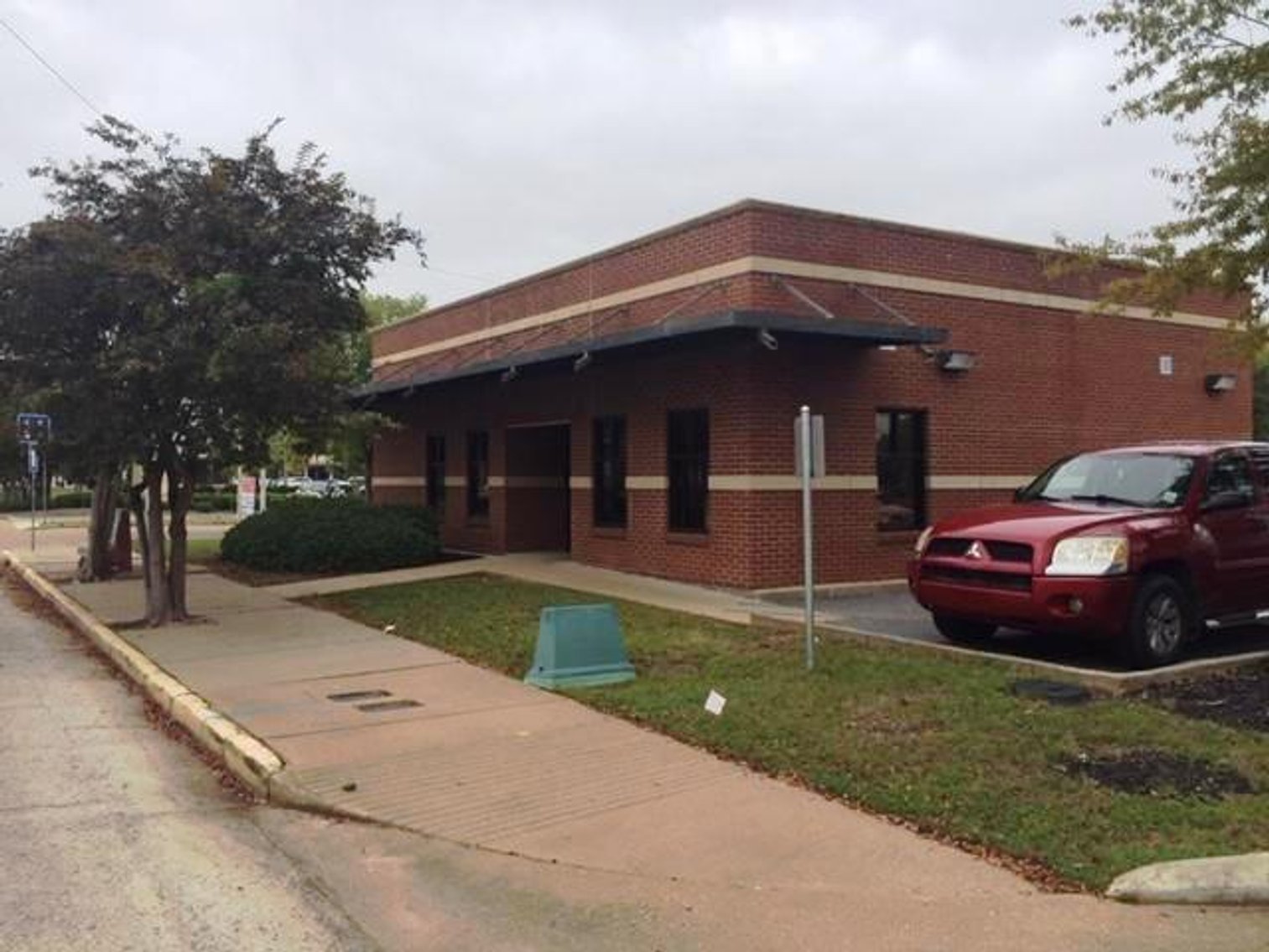 Image for **REMOVED FROM AUCTION**     Alexandria, LA: 1,383±SF Footprint Former Bank Branch on .44± Acre at 803 Sixth Street, Alexandria, LA 71301 (Rapides Parish)