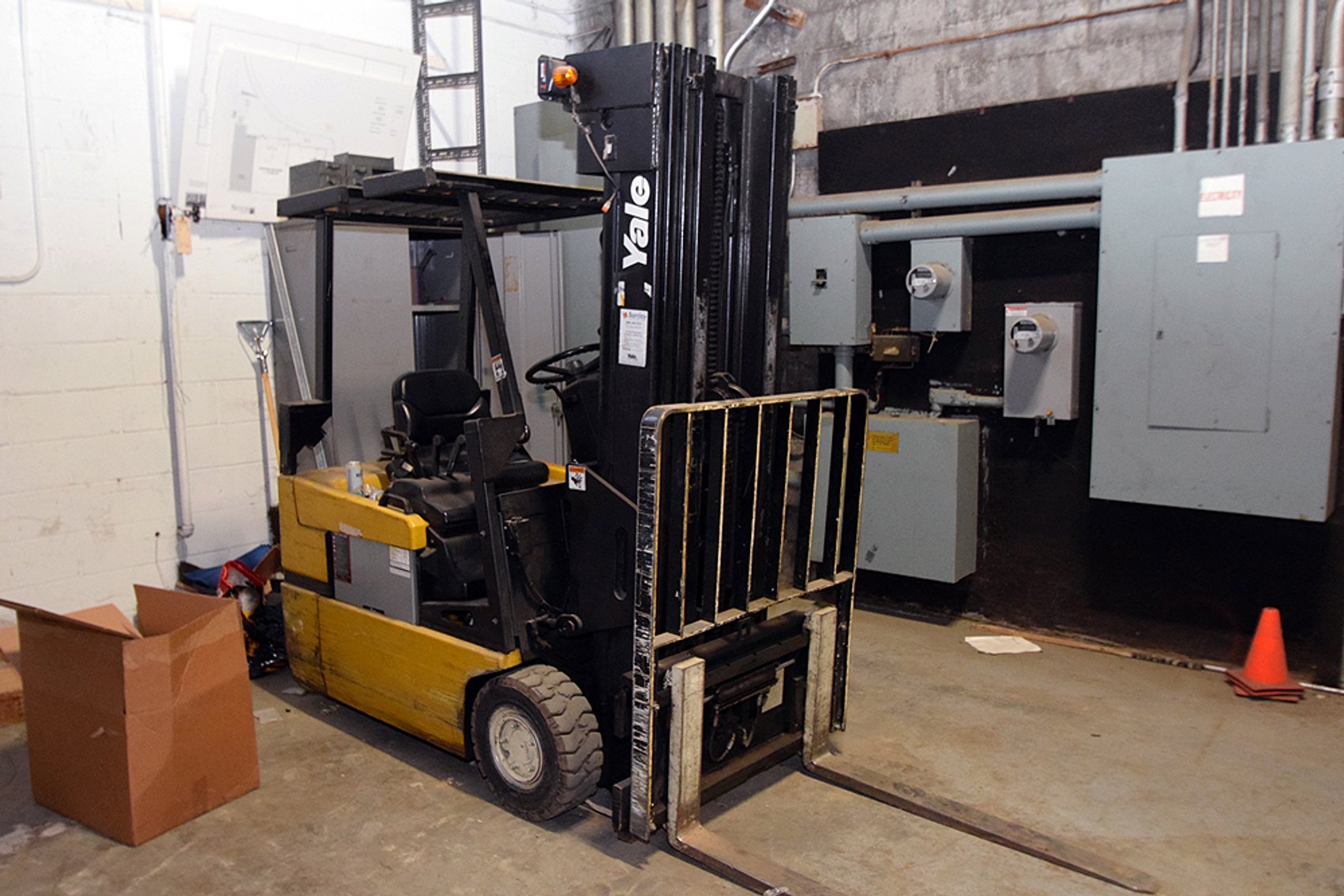 Image for Material Handling Equipment, Forklifts & Executive Offices