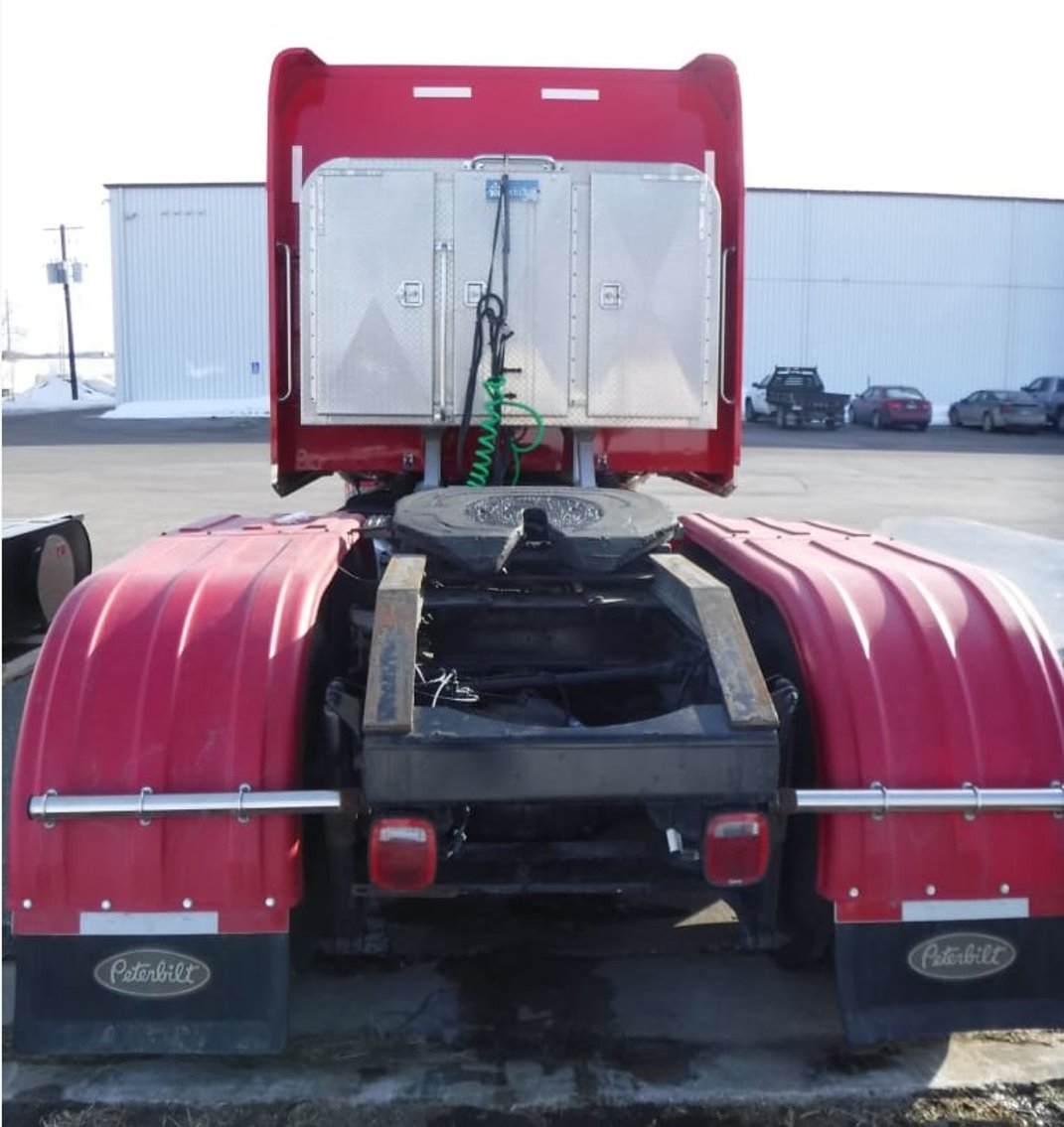 Image for Mankato, MN: 2013 Peterbilt 386/78