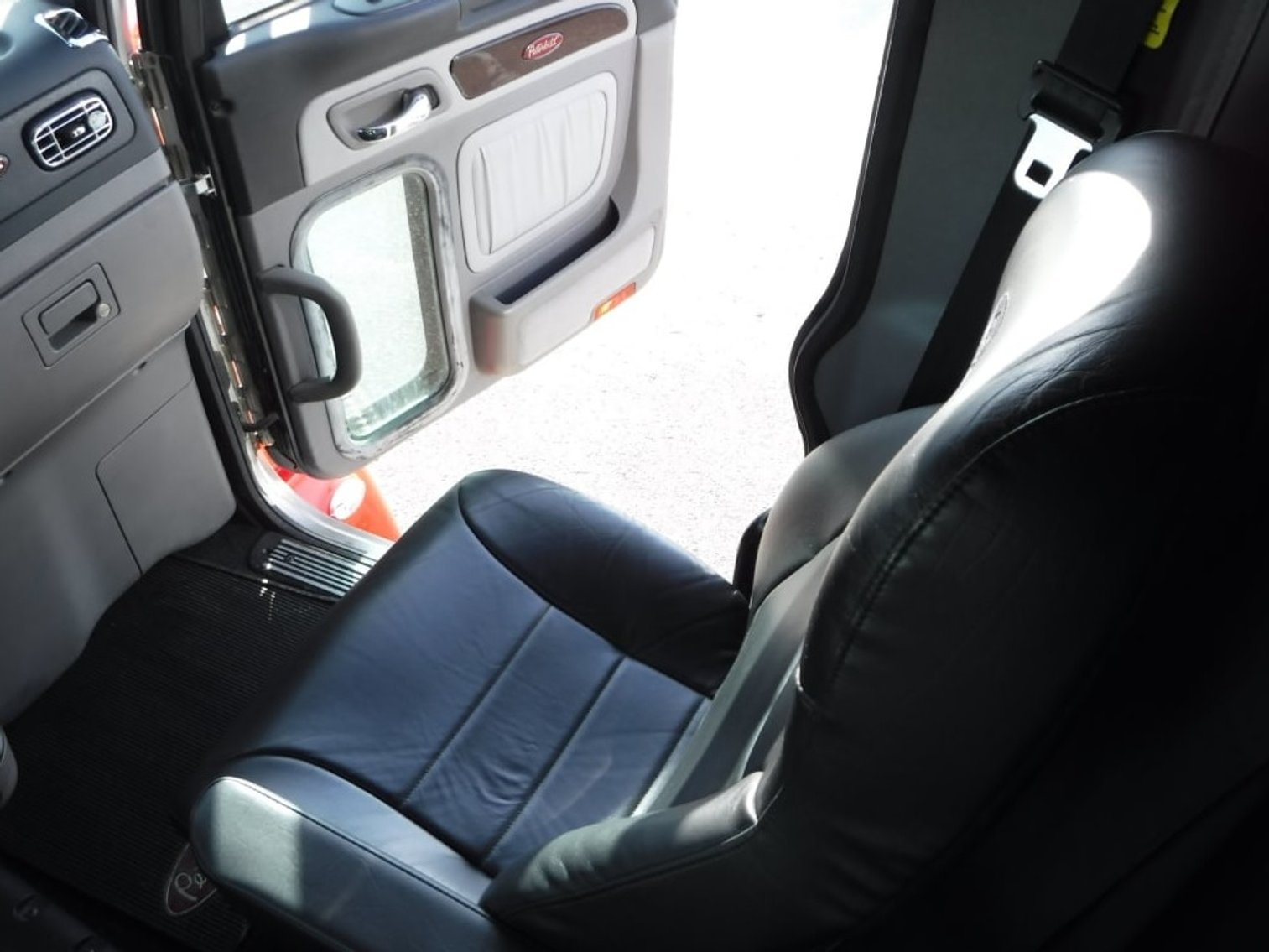 Image for Mankato, MN: 2013 Peterbilt 386/78