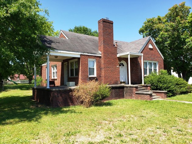 Image for Union, SC: 1,463± SF Brick House with 3BR/ 2BA on .36± Acre at 525 Thompson Blvd., Union, SC 29379 (Union County)