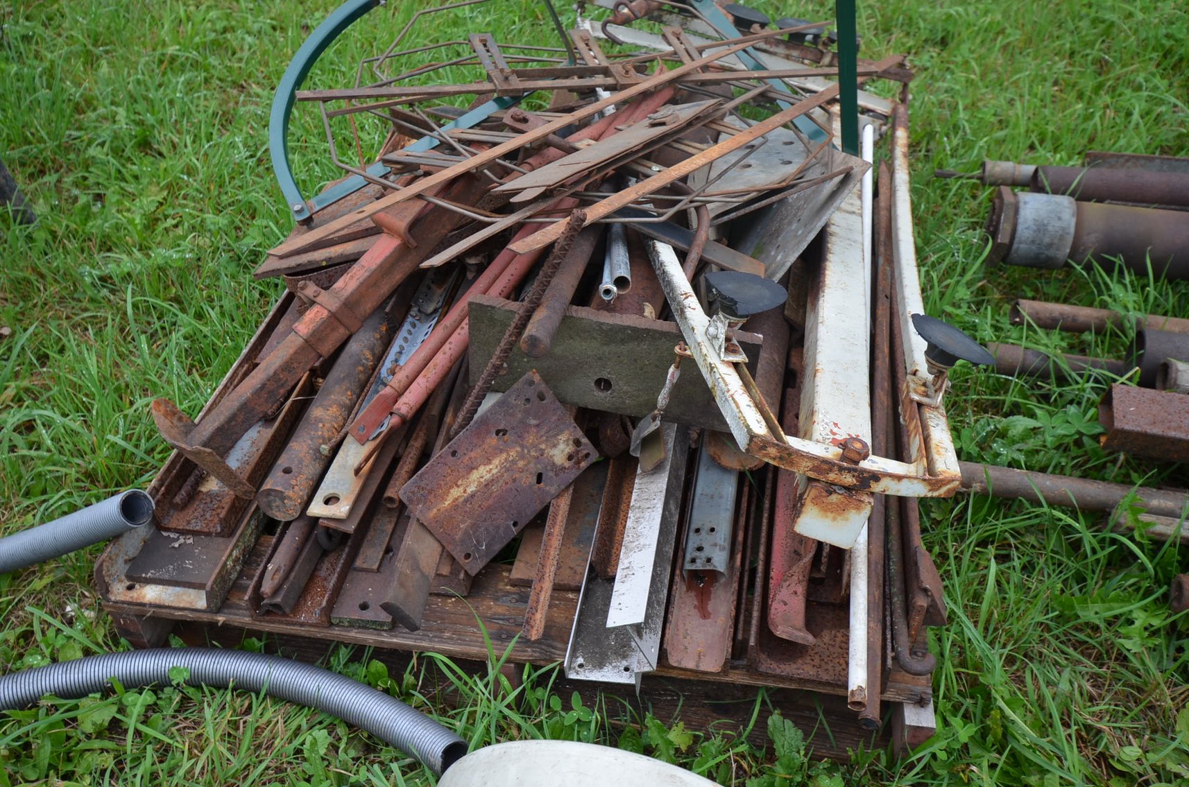 Image for ALLIS CHALMERS TRACTOR, WELDING & SHOP TOOLS, HORSE TACK, COLLECTIBLES, HOUSEHOLD & MORE!