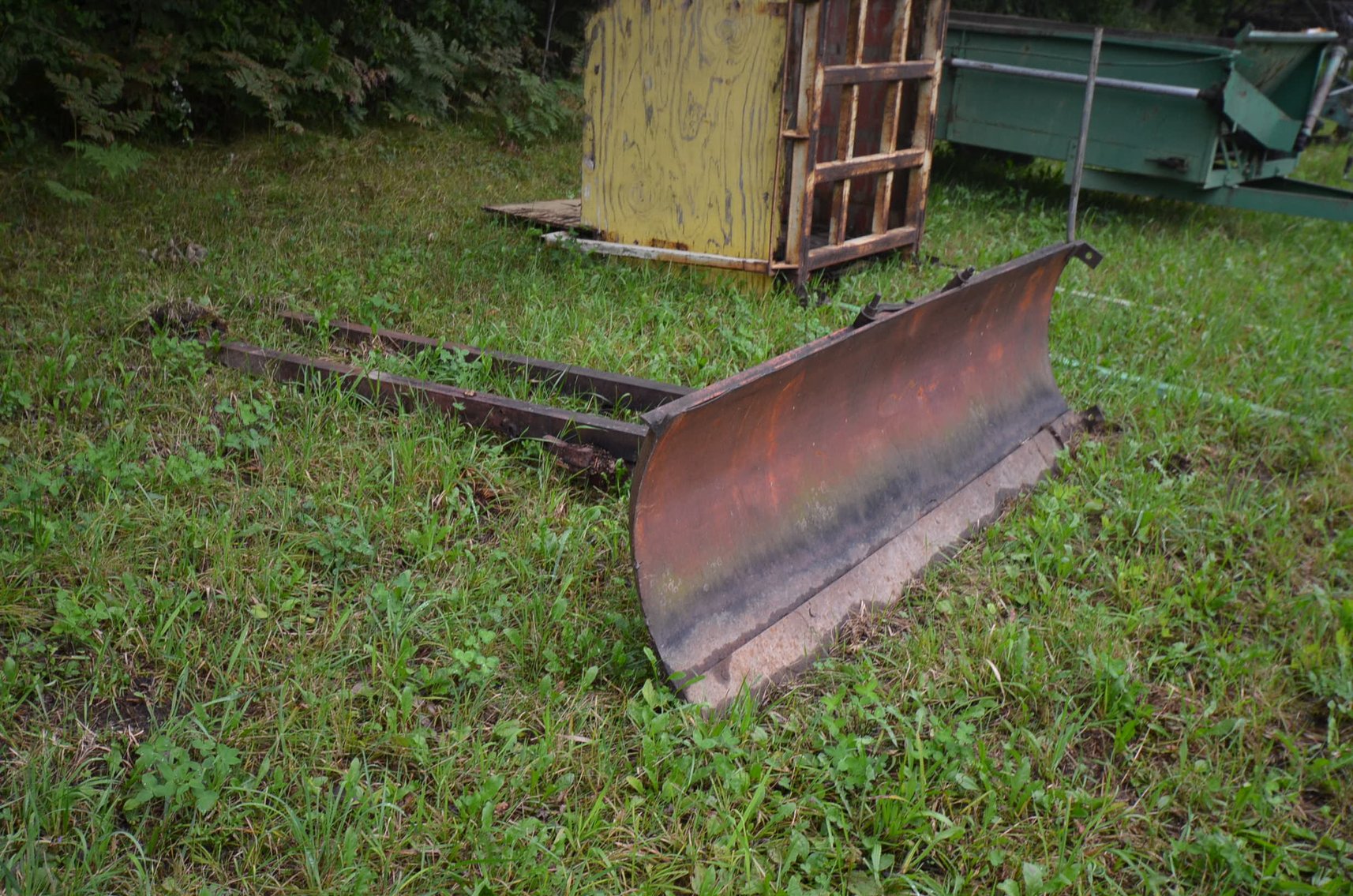 Image for ALLIS CHALMERS TRACTOR, WELDING & SHOP TOOLS, HORSE TACK, COLLECTIBLES, HOUSEHOLD & MORE!