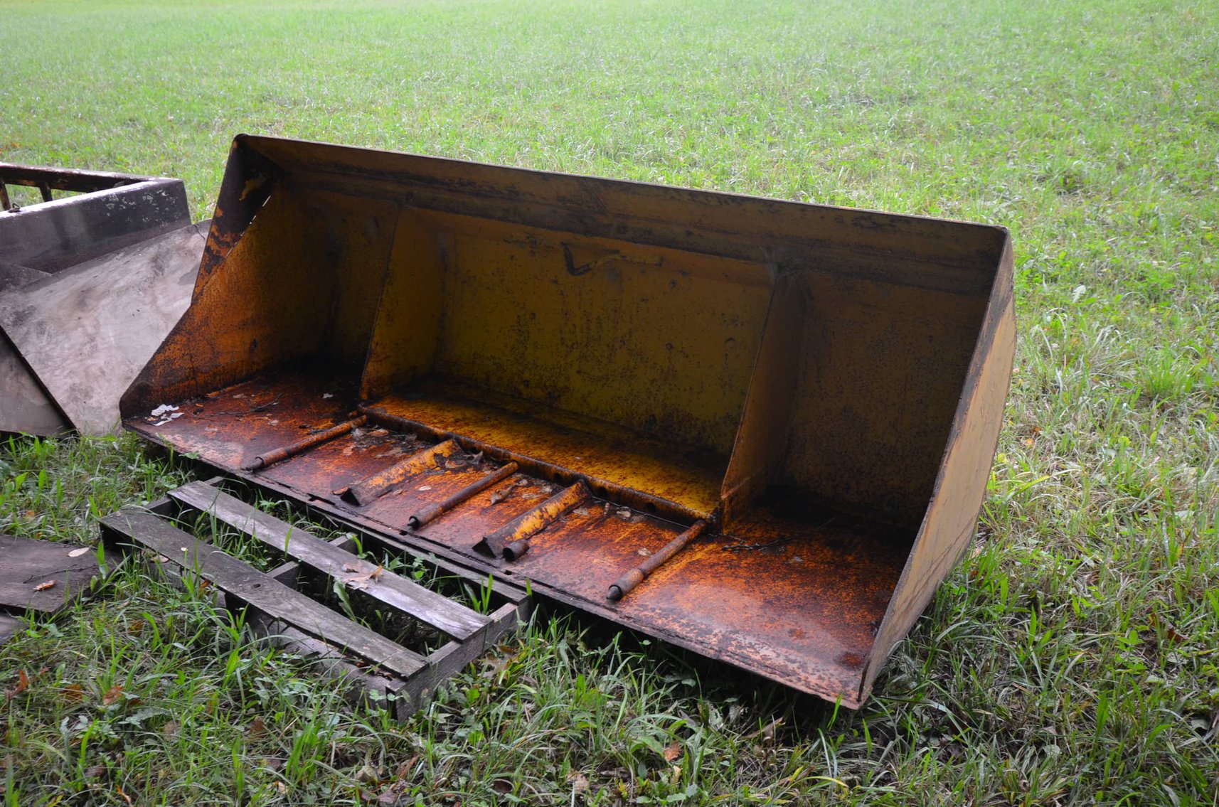 Image for ALLIS CHALMERS TRACTOR, WELDING & SHOP TOOLS, HORSE TACK, COLLECTIBLES, HOUSEHOLD & MORE!