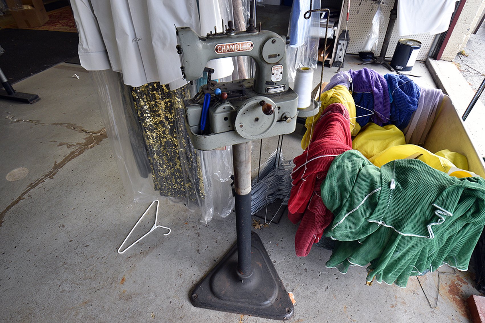 Image for {each} Chandler Button Sewing Machine, Class 471