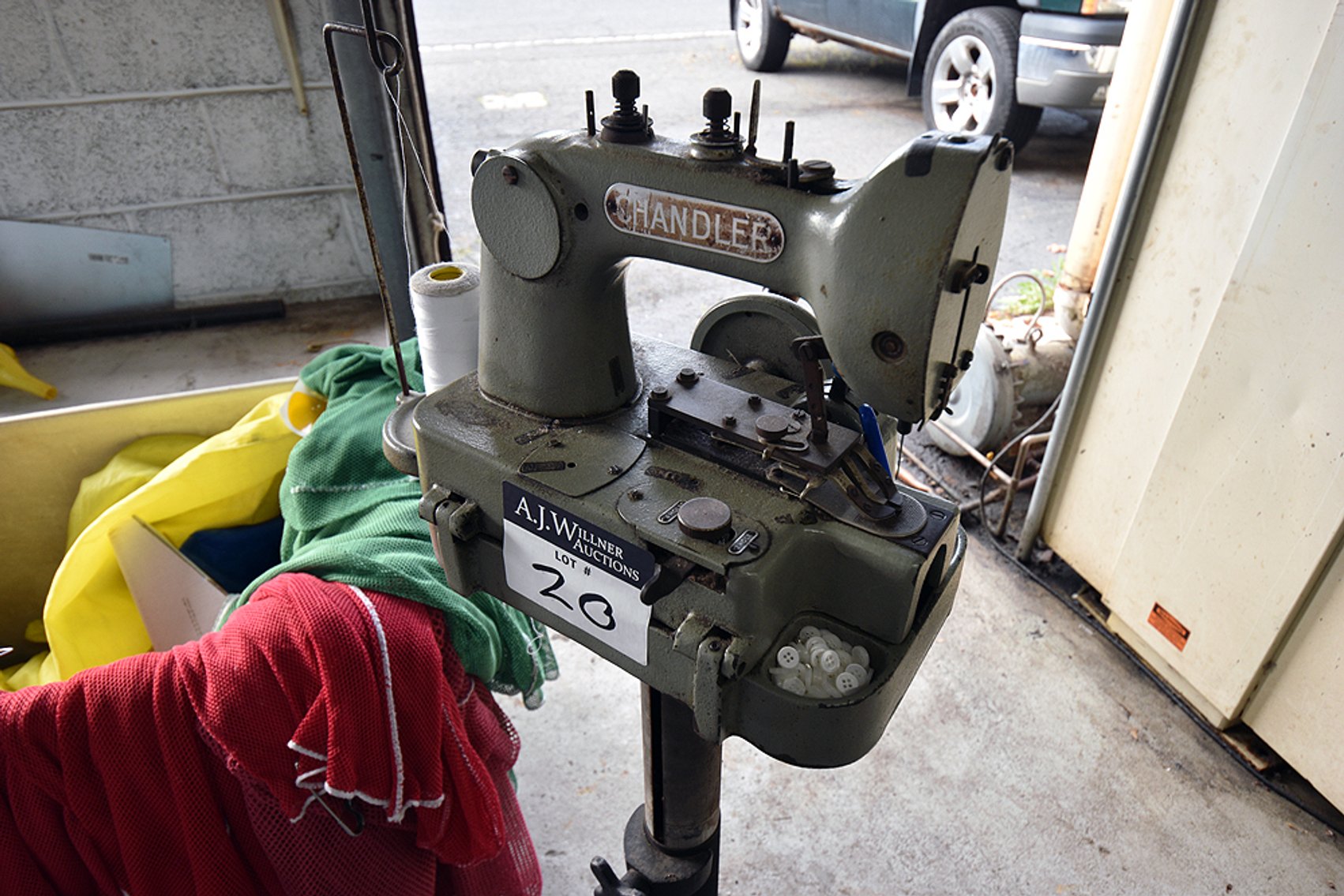 Image for {each} Chandler Button Sewing Machine, Class 471