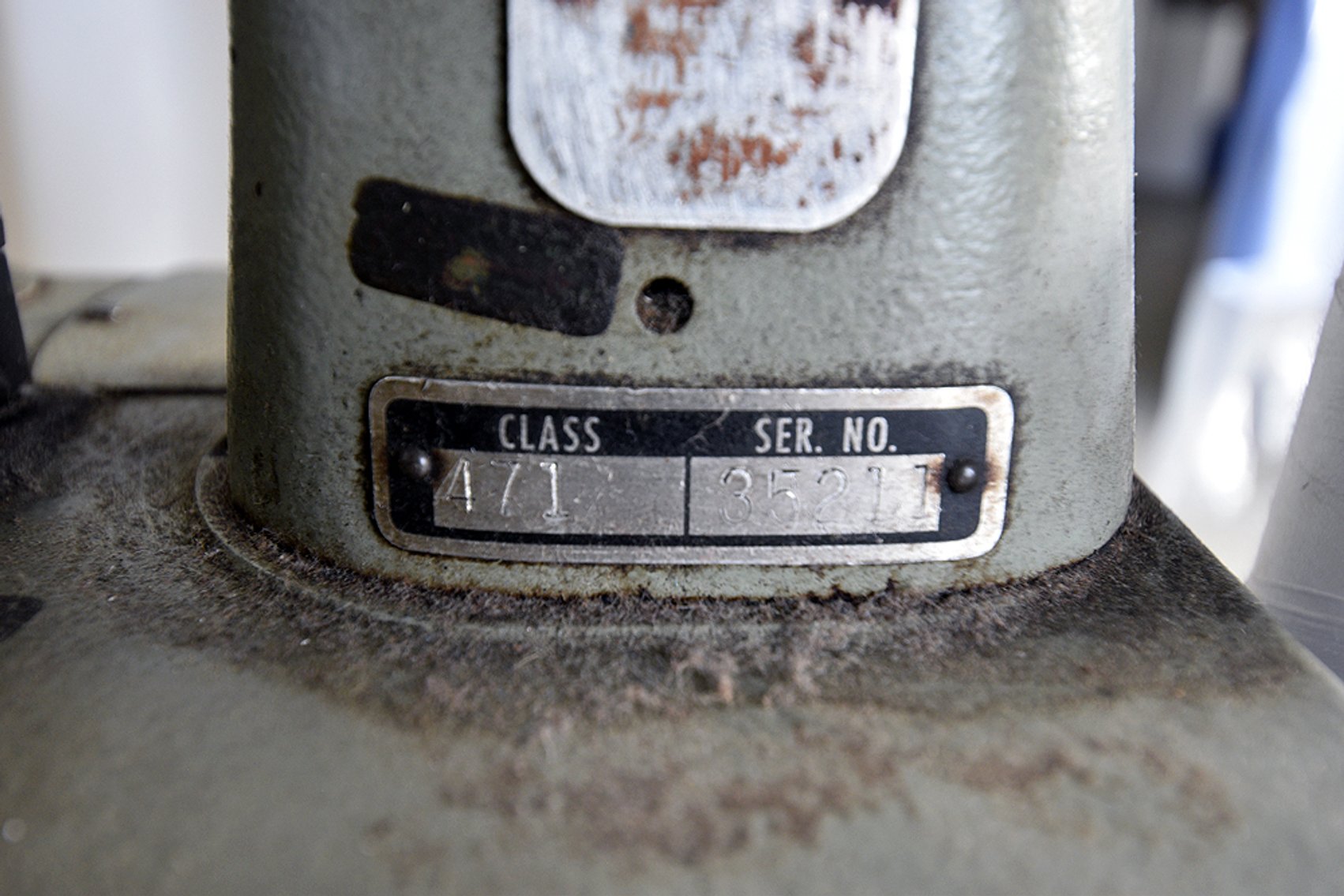 Image for {each} Chandler Button Sewing Machine, Class 471