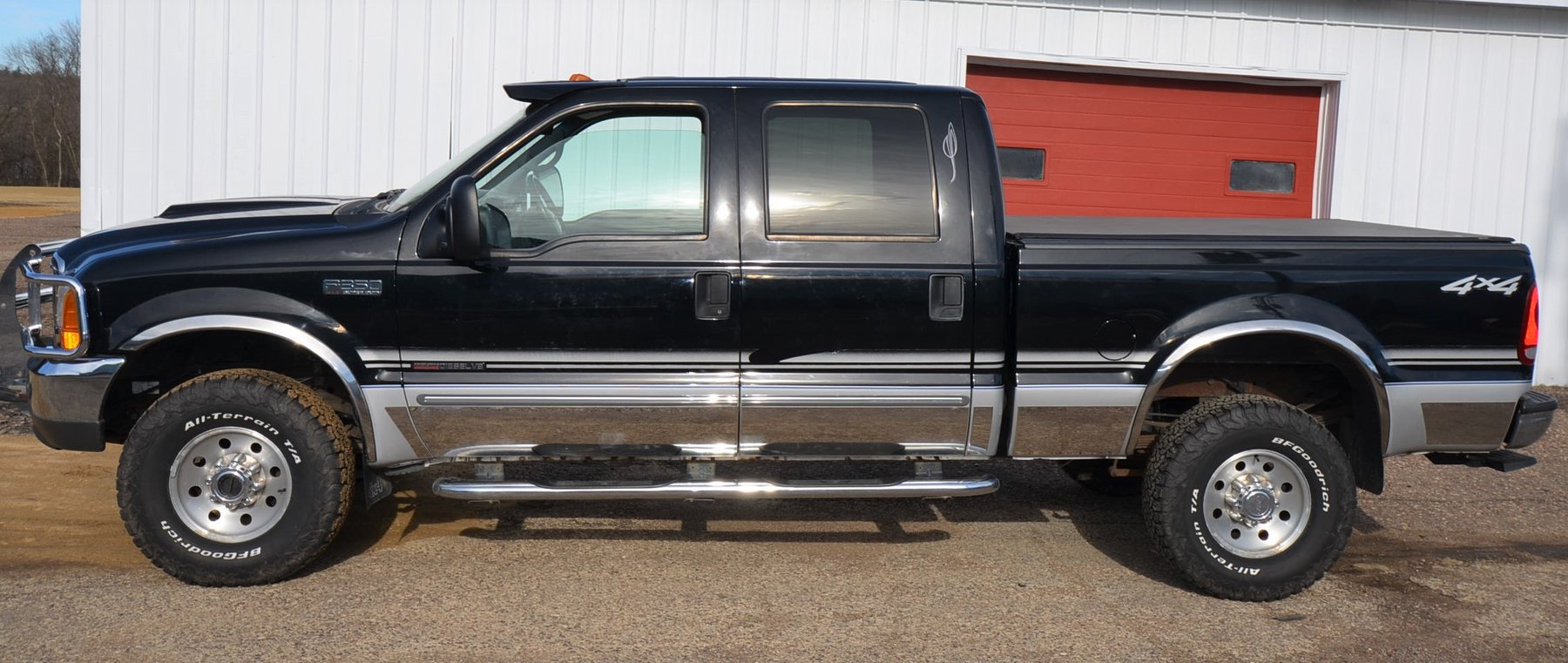 Image for 2000 FORD F350, ENCLOSED TRAILER, 100+ MORGAN  SILVER DOLLARS, 18 STEAMER TRUNKS, TOOLS & MORE!
