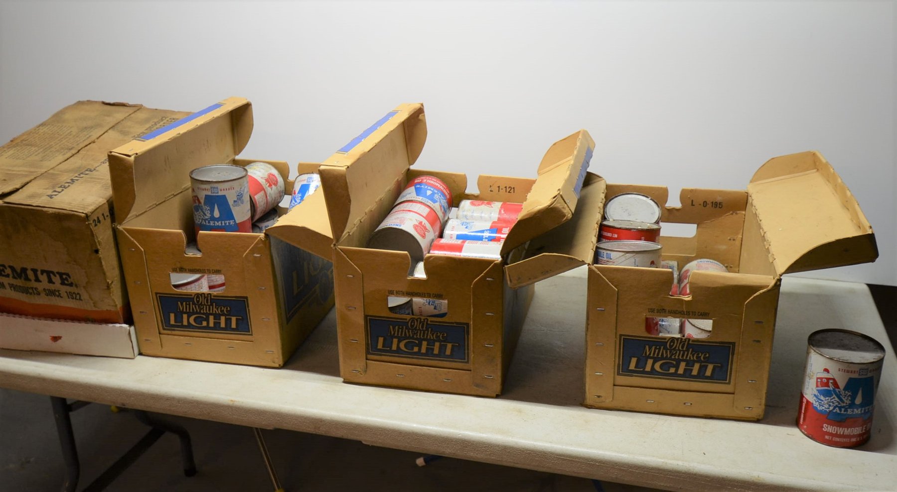 Image for 2000 FORD F350, ENCLOSED TRAILER, 100+ MORGAN  SILVER DOLLARS, 18 STEAMER TRUNKS, TOOLS & MORE!