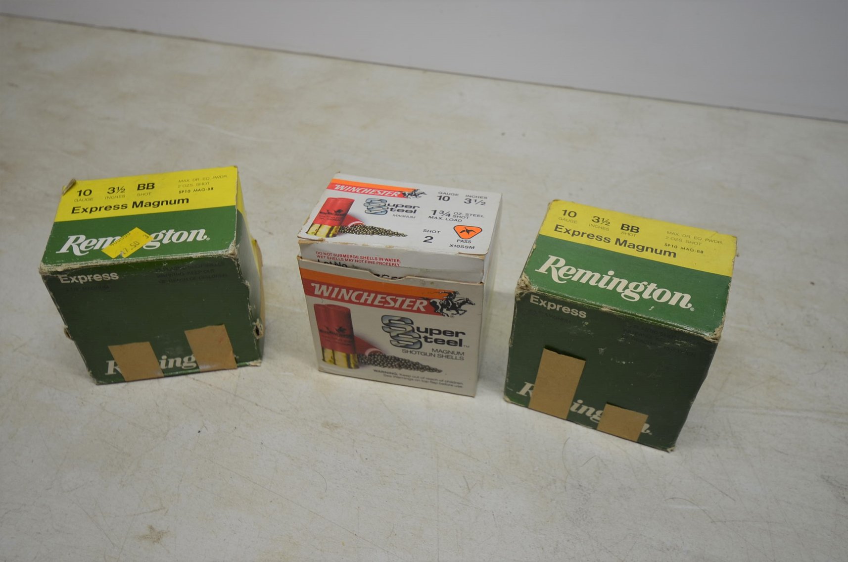 Image for 2000 FORD F350, ENCLOSED TRAILER, 100+ MORGAN  SILVER DOLLARS, 18 STEAMER TRUNKS, TOOLS & MORE!