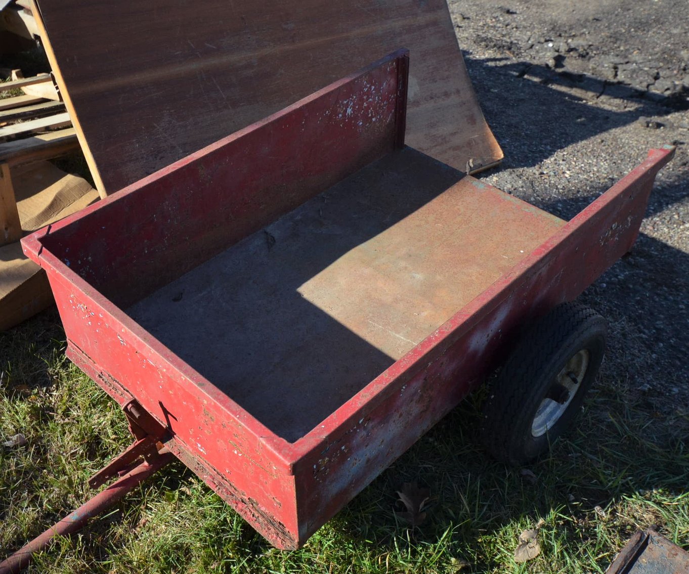 Image for 2000 FORD F350, ENCLOSED TRAILER, 100+ MORGAN  SILVER DOLLARS, 18 STEAMER TRUNKS, TOOLS & MORE!