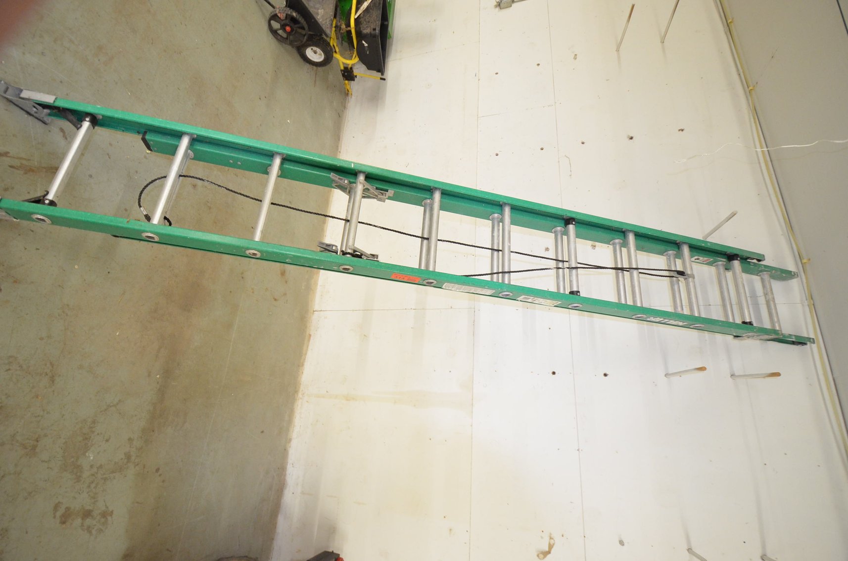 Image for 2000 FORD F350, ENCLOSED TRAILER, 100+ MORGAN  SILVER DOLLARS, 18 STEAMER TRUNKS, TOOLS & MORE!