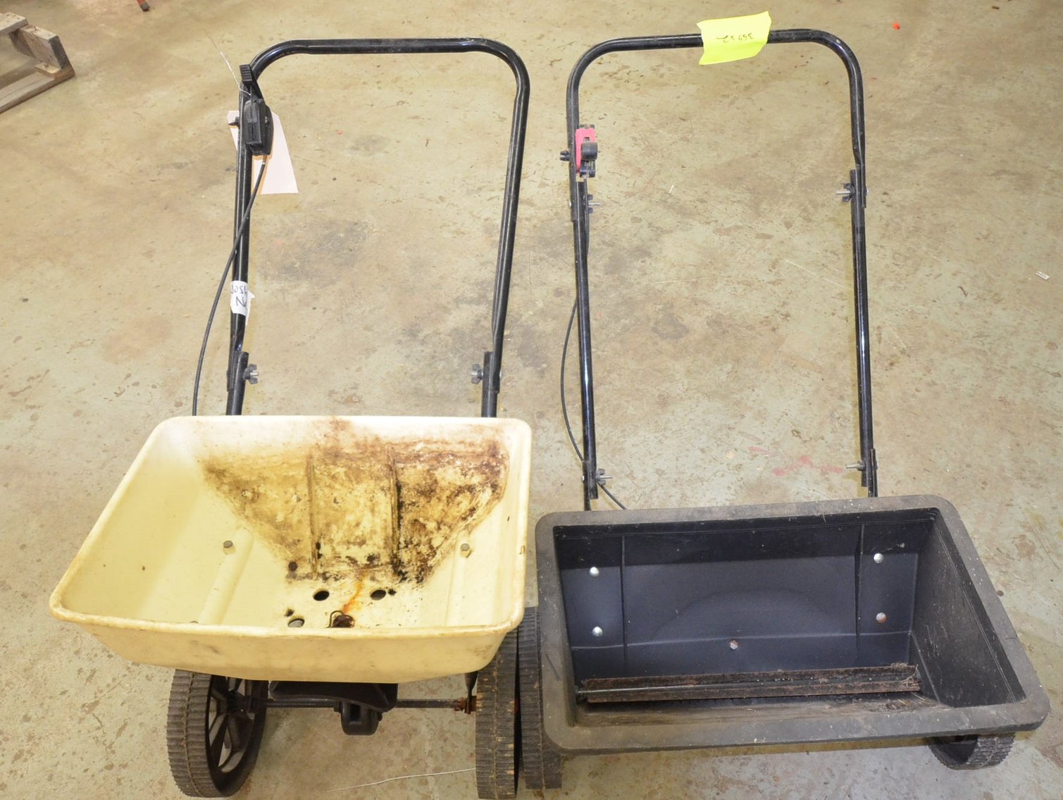 Image for 2000 FORD F350, ENCLOSED TRAILER, 100+ MORGAN  SILVER DOLLARS, 18 STEAMER TRUNKS, TOOLS & MORE!