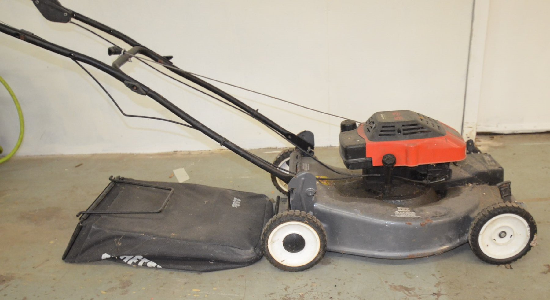 Image for 2000 FORD F350, ENCLOSED TRAILER, 100+ MORGAN  SILVER DOLLARS, 18 STEAMER TRUNKS, TOOLS & MORE!