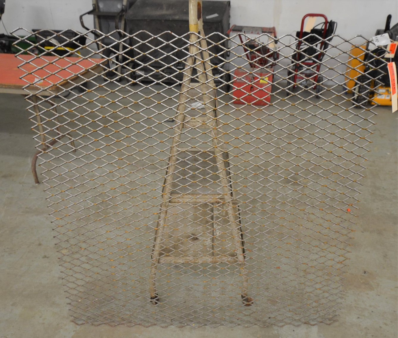 Image for 2000 FORD F350, ENCLOSED TRAILER, 100+ MORGAN  SILVER DOLLARS, 18 STEAMER TRUNKS, TOOLS & MORE!