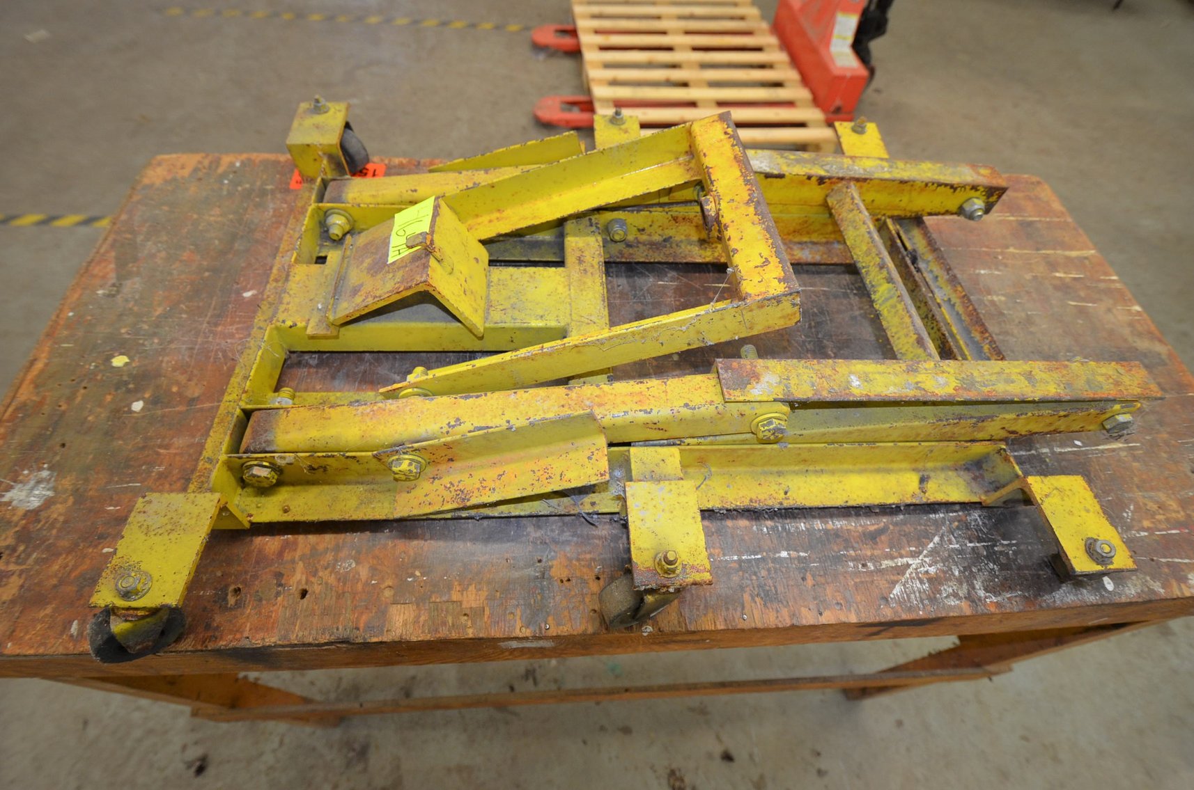 Image for 2000 FORD F350, ENCLOSED TRAILER, 100+ MORGAN  SILVER DOLLARS, 18 STEAMER TRUNKS, TOOLS & MORE!