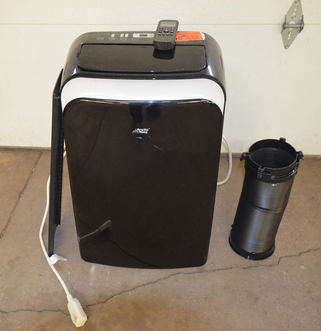 Image for 2000 FORD F350, ENCLOSED TRAILER, 100+ MORGAN  SILVER DOLLARS, 18 STEAMER TRUNKS, TOOLS & MORE!