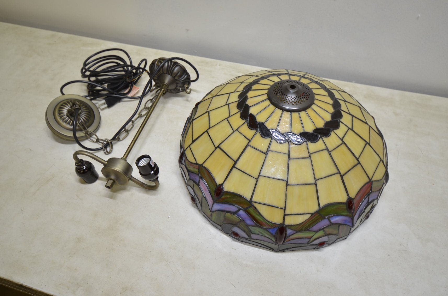 Image for 2004 FORD F150, EMBROIDERY MACHINE, GUNS, COINS, LAMPS, COLLECTIBLES, AND MORE!