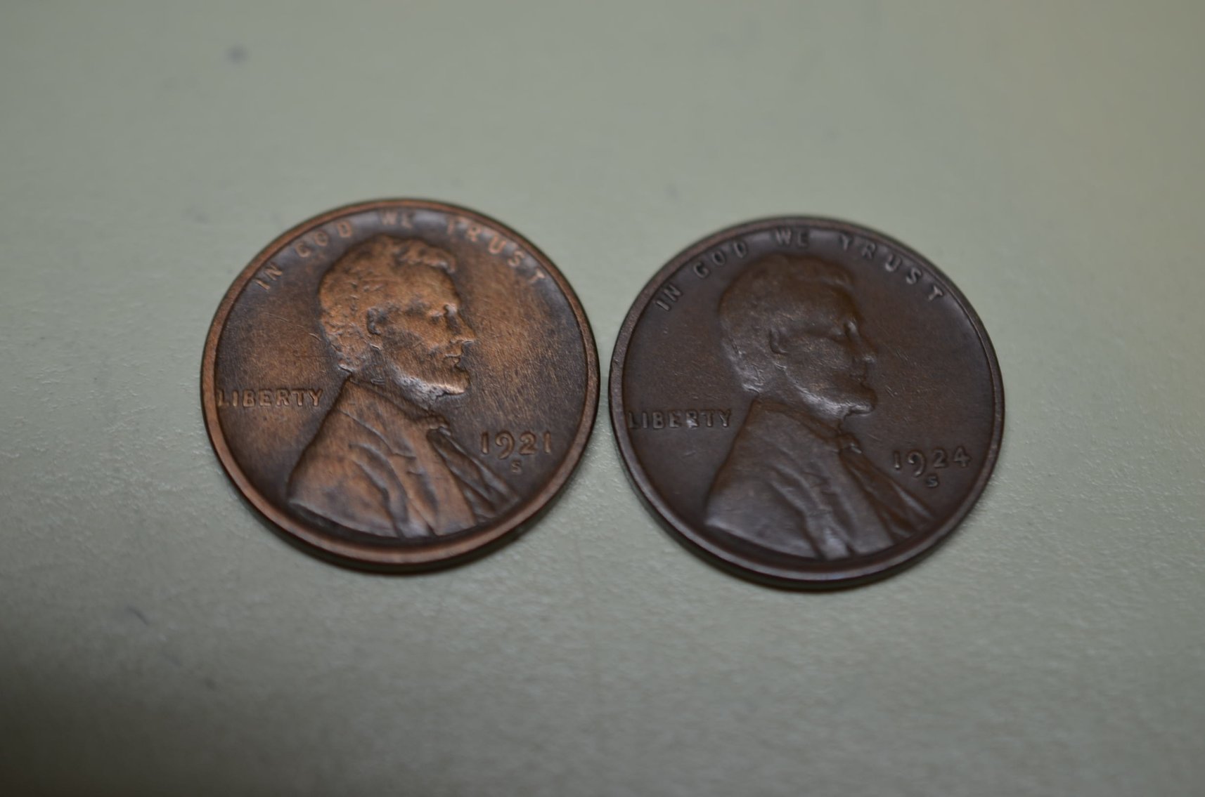 Image for 2004 FORD F150, EMBROIDERY MACHINE, GUNS, COINS, LAMPS, COLLECTIBLES, AND MORE!