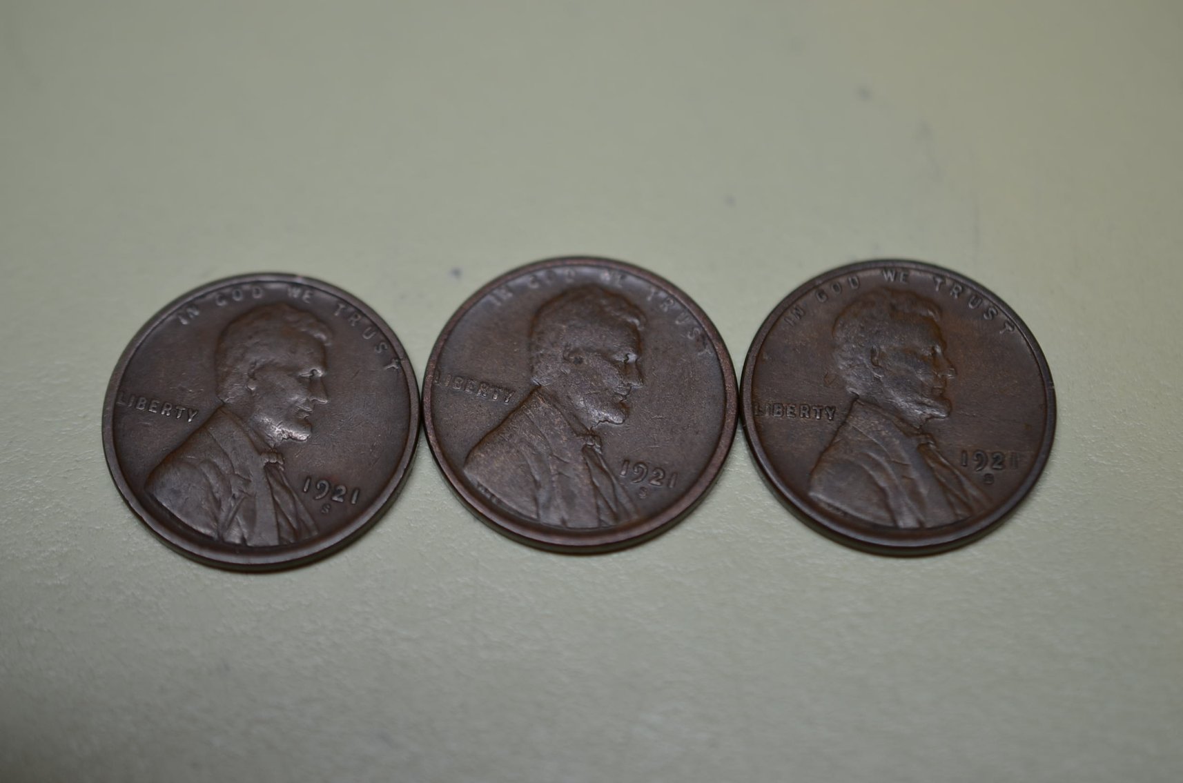 Image for 2004 FORD F150, EMBROIDERY MACHINE, GUNS, COINS, LAMPS, COLLECTIBLES, AND MORE!