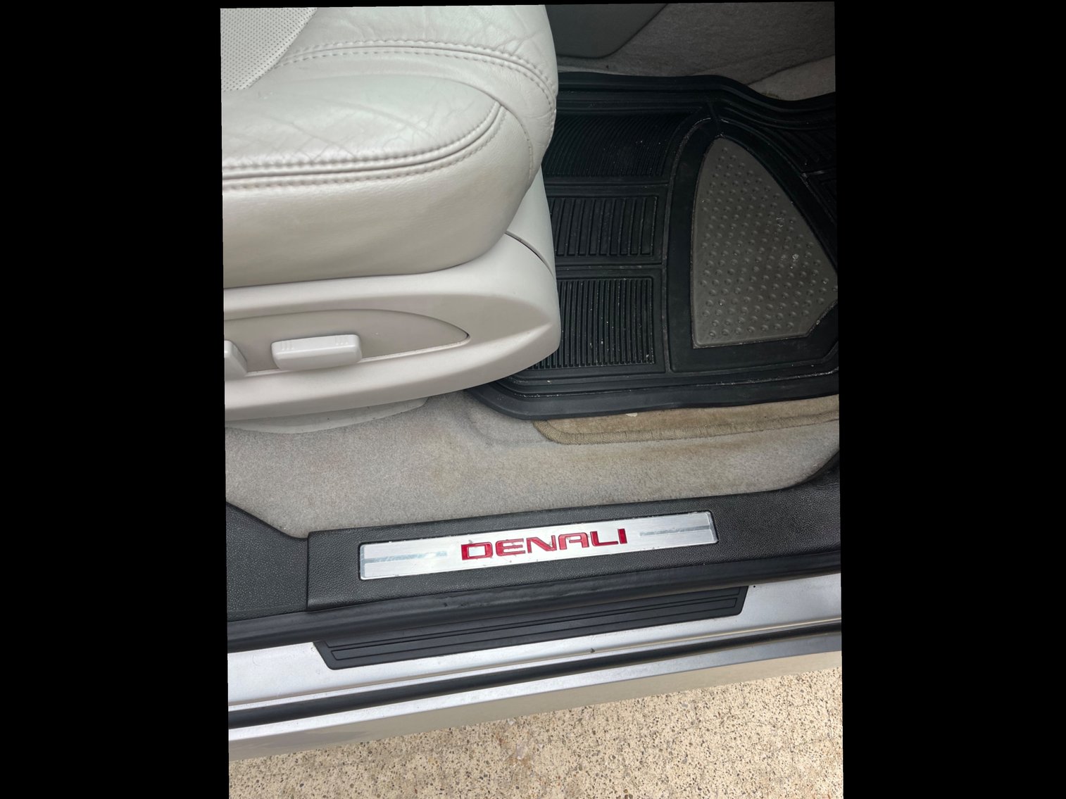 Image for 2012 GMC Acadia Denali AWD