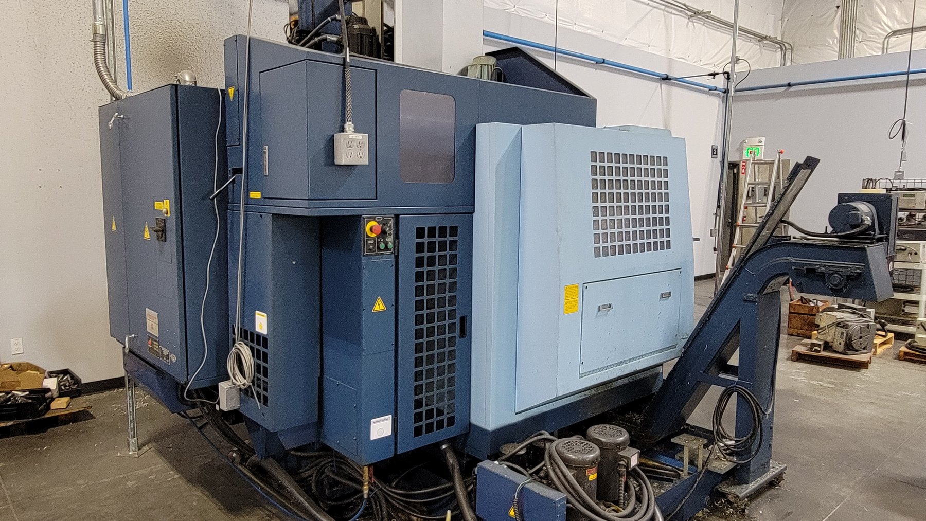 Image for Everett, WA: Short Notice Sale of 5 CNC Vertical Machining Centers