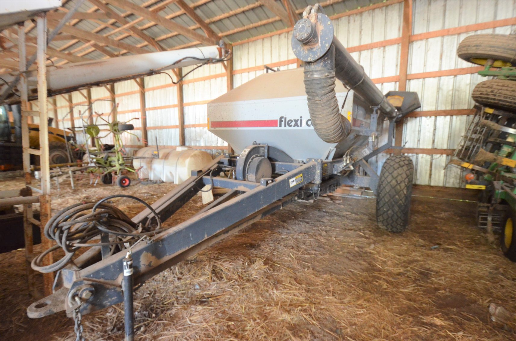 Image for JD 730 AIR SEEDER & FLEXI-COIL 1720 AIR CART