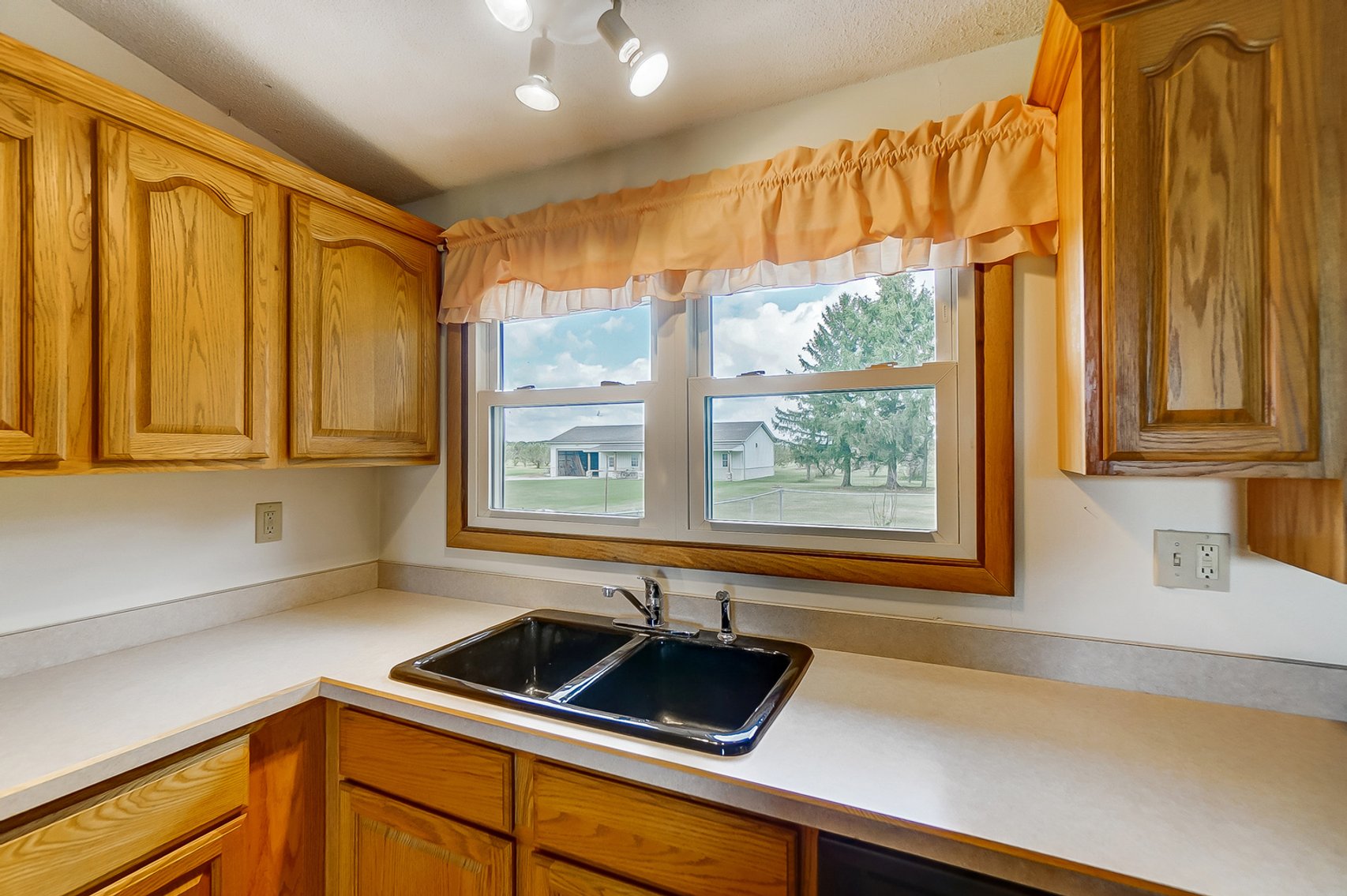 Image for 9052 Devils Hole Rd, Bowling Green, OH  43402