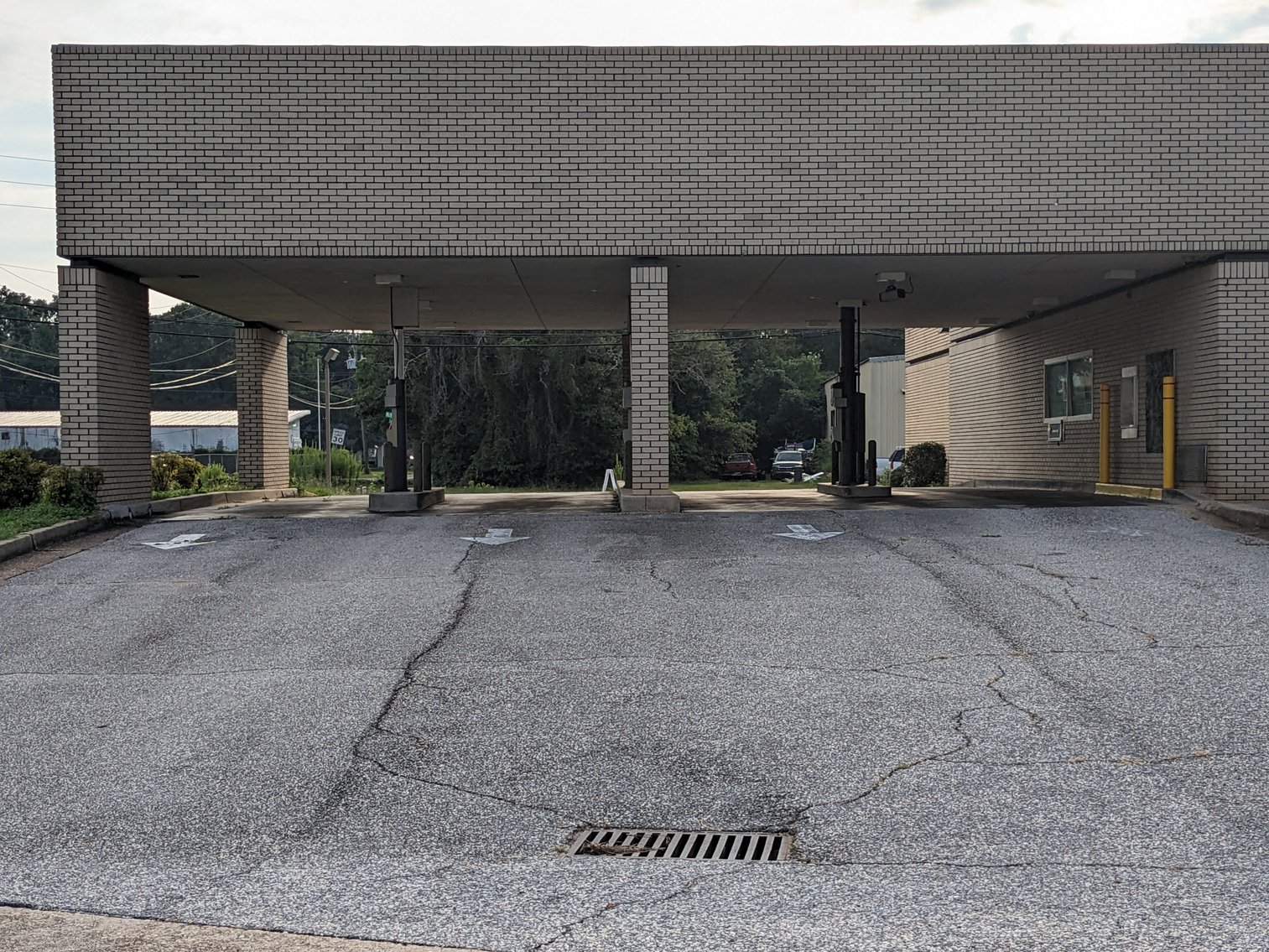 Image for Mobile, AL: 3,371± SF Former Bank Branch on 1.1± Acres at 2745 Government Blvd. (Mobile County)