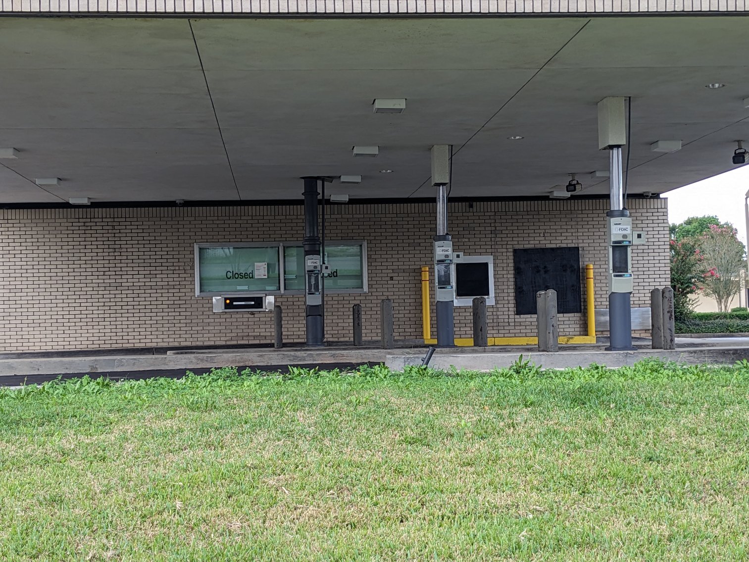 Image for Mobile, AL: 3,371± SF Former Bank Branch on 1.1± Acres at 2745 Government Blvd. (Mobile County)