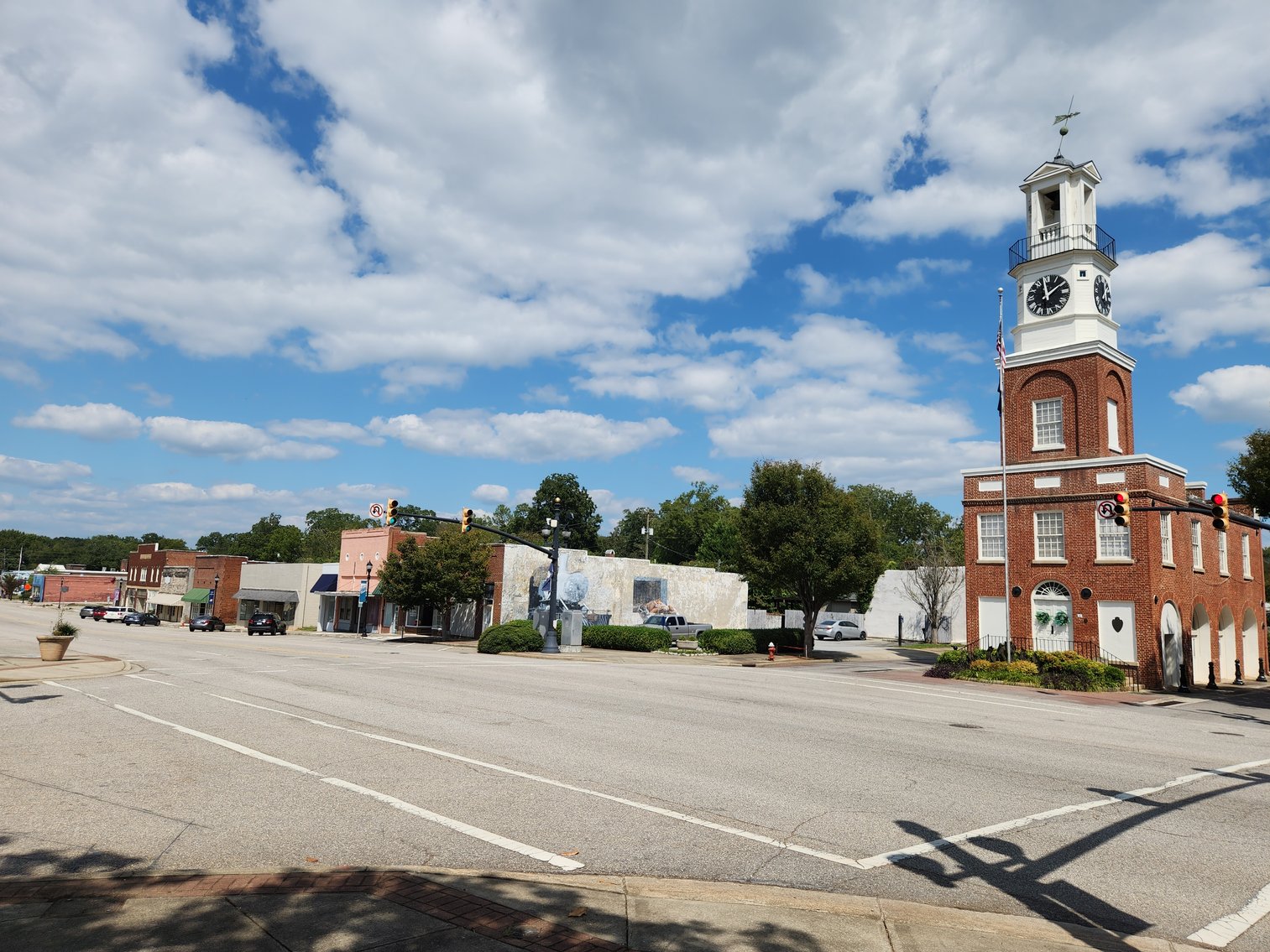 Image for Winnsboro, SC: 10,164±SF Footprint Former Bank Branch on 1± Acre at 101 N Congress St. (Fairfield County)