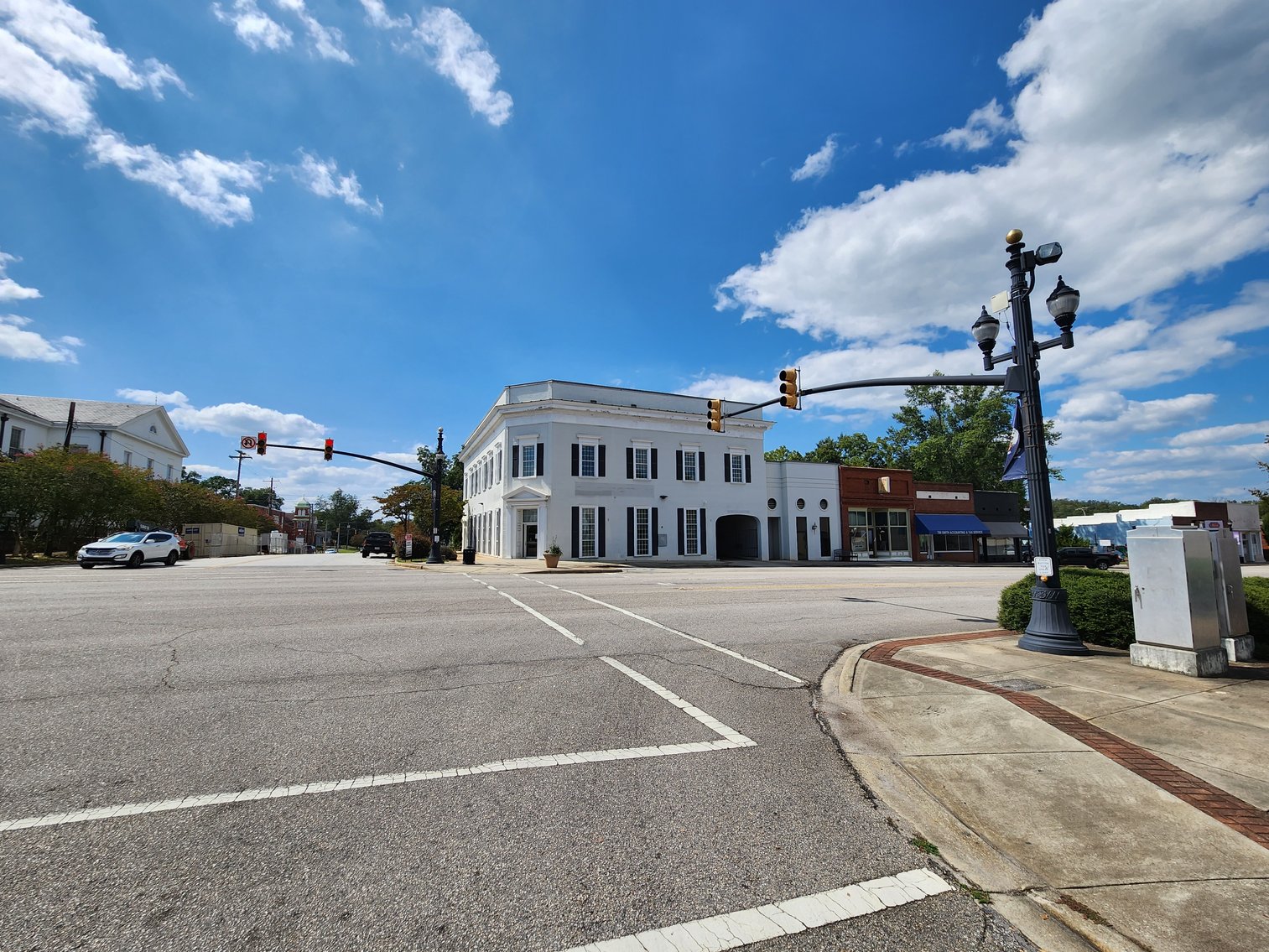 Image for Winnsboro, SC: 10,164±SF Footprint Former Bank Branch on 1± Acre at 101 N Congress St. (Fairfield County)