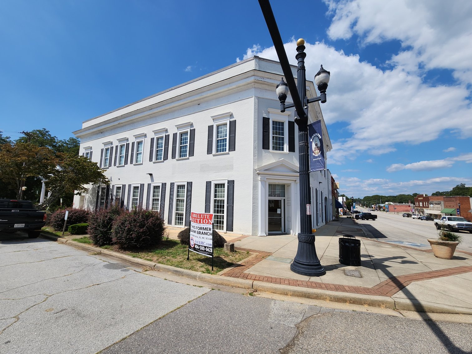 Image for Winnsboro, SC: 10,164±SF Footprint Former Bank Branch on 1± Acre at 101 N Congress St. (Fairfield County)