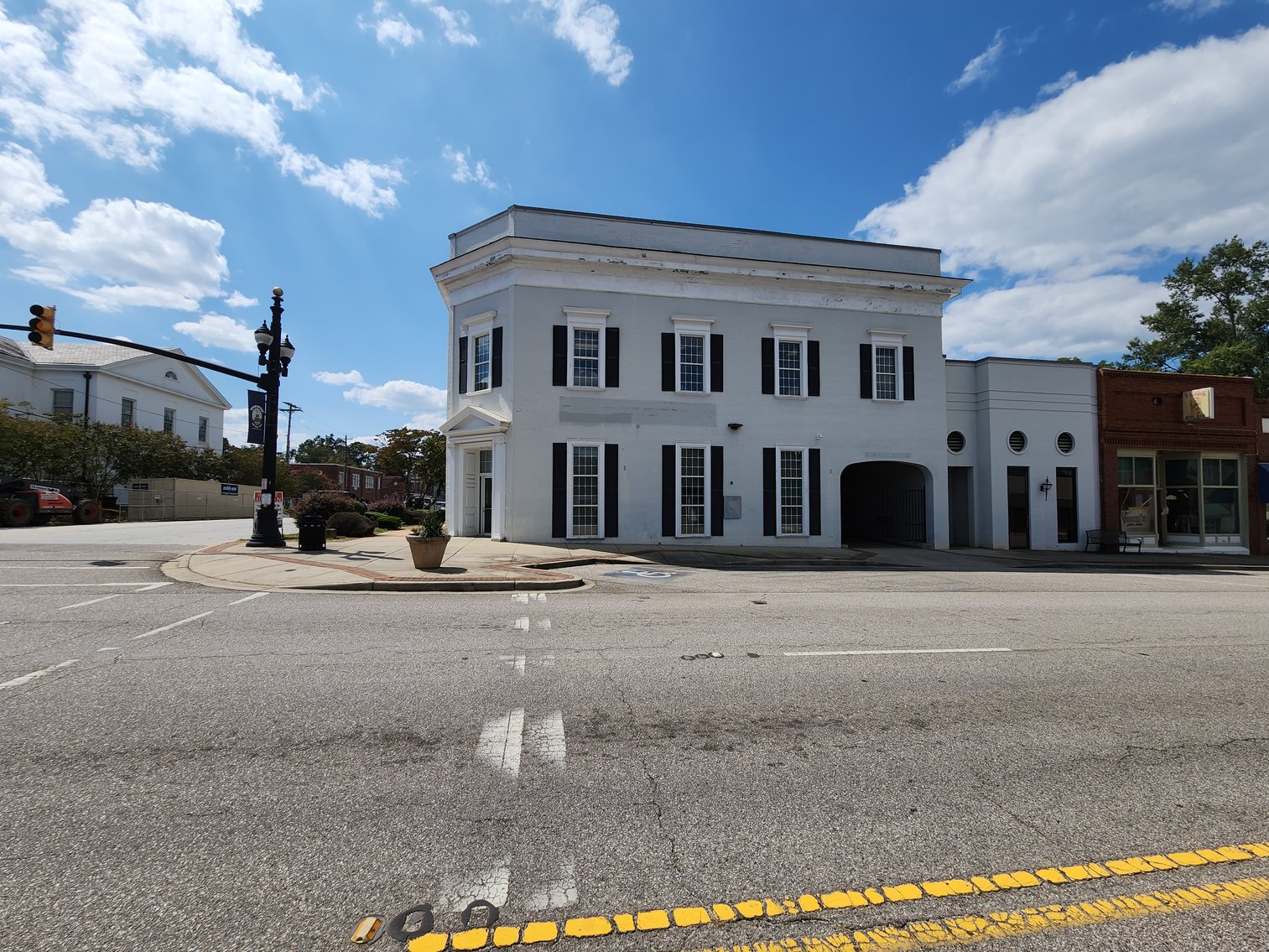 Image for Winnsboro, SC: 10,164±SF Footprint Former Bank Branch on 1± Acre at 101 N Congress St. (Fairfield County)