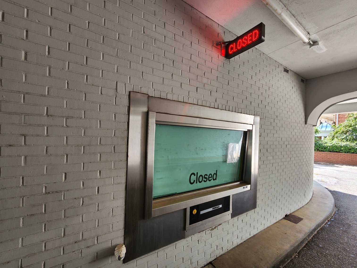 Image for Winnsboro, SC: 10,164±SF Footprint Former Bank Branch on 1± Acre at 101 N Congress St. (Fairfield County)