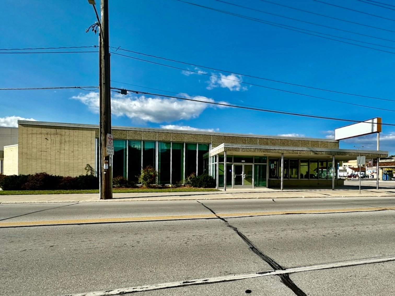 Image for Sheboygan Falls, WI: 5,835± SF Footprint Former Bank Branch on .5± Acre at 806 Monroe St. (Sheboygan County)