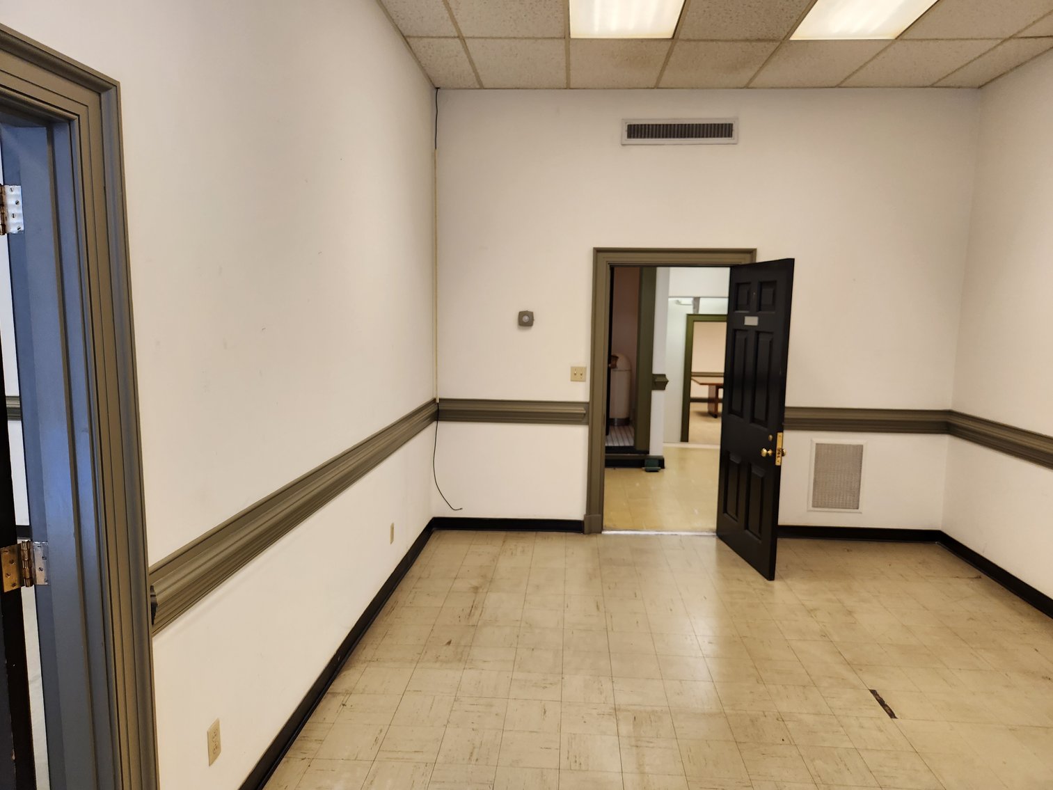 Image for Winnsboro, SC: 10,164±SF Footprint Former Bank Branch on 1± Acre at 101 N Congress St. (Fairfield County)