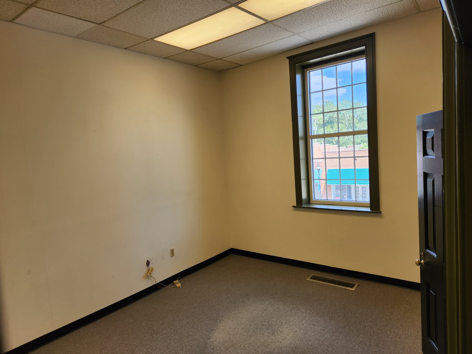 Image for Winnsboro, SC: 10,164±SF Footprint Former Bank Branch on 1± Acre at 101 N Congress St. (Fairfield County)