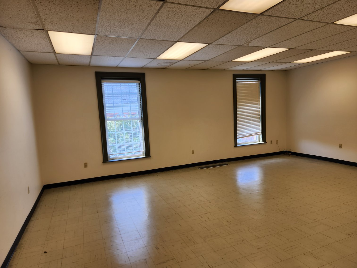 Image for Winnsboro, SC: 10,164±SF Footprint Former Bank Branch on 1± Acre at 101 N Congress St. (Fairfield County)