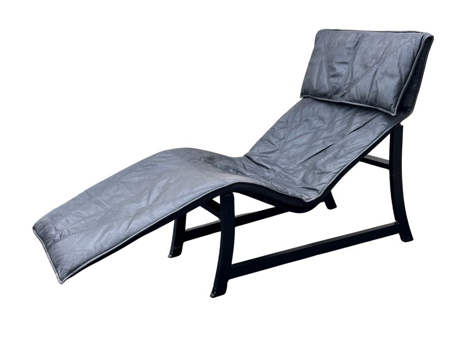 Image for AUGUST Discovery online estate auction