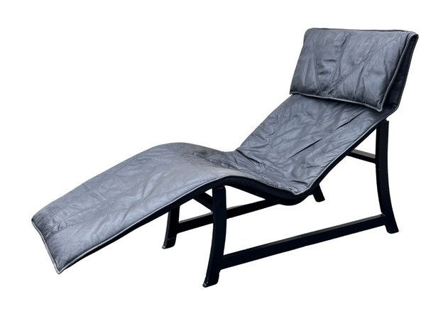 Image for AUGUST Discovery online estate auction