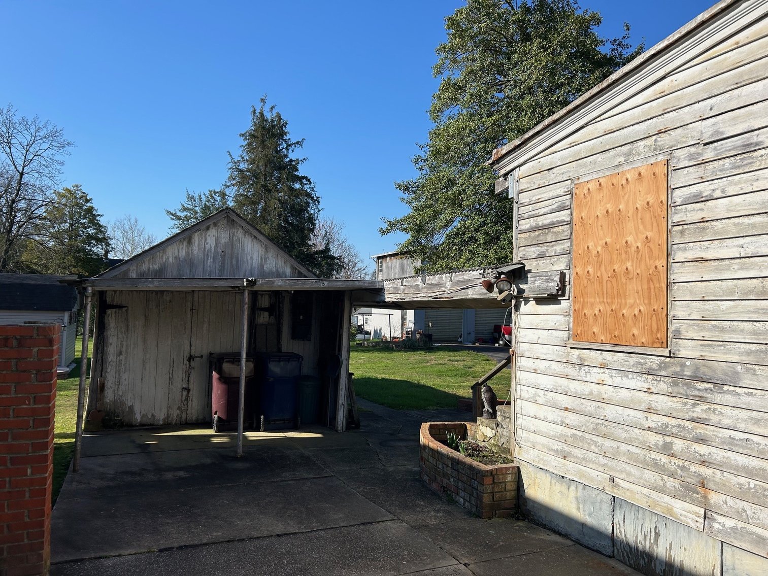 Image for Seller Ordered Online Auction - 1,278 +/- SF Two-Story Dwelling on 32' x 180' Lot