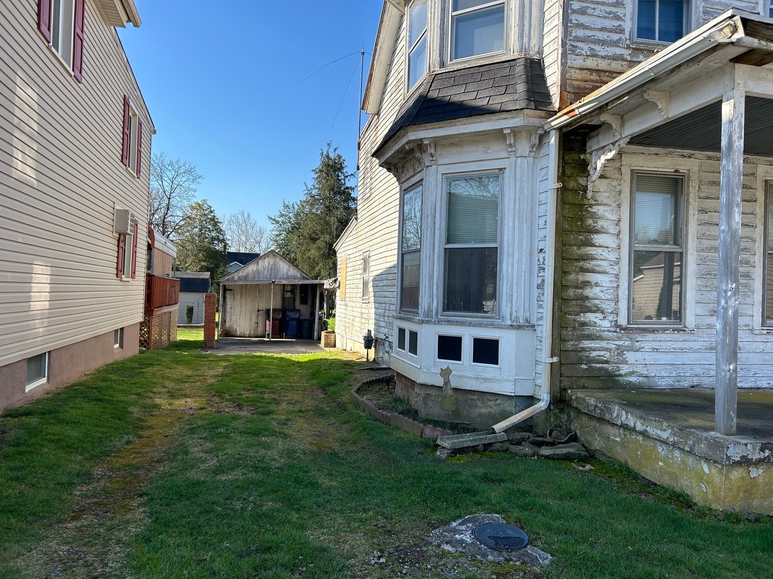 Image for Seller Ordered Online Auction - 1,278 +/- SF Two-Story Dwelling on 32' x 180' Lot