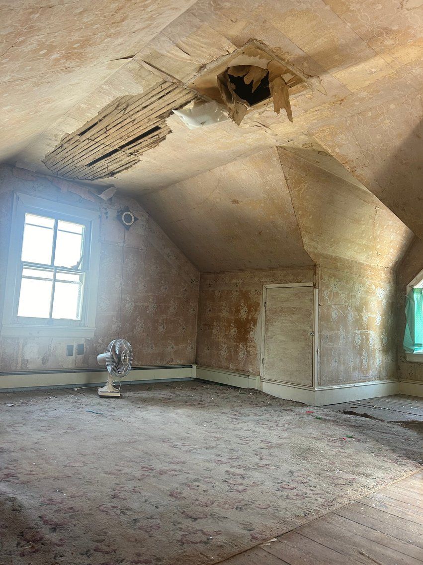 Image for Seller Ordered Online Auction - 1,278 +/- SF Two-Story Dwelling on 32' x 180' Lot