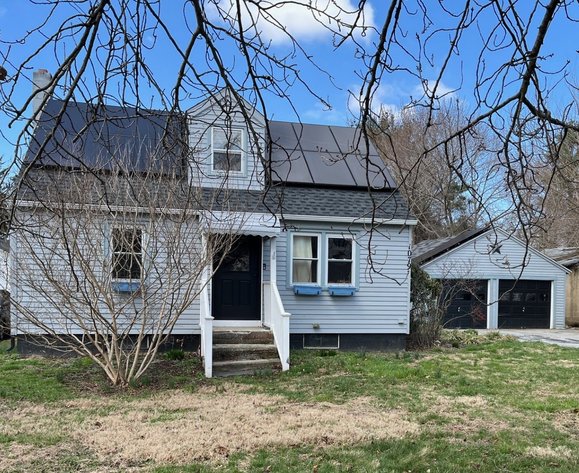 Image for Adorable 2 BR 1 Bath 624 +/- SF Bungalow on 0.7 +/- Acre in Pilesgrove Twp.